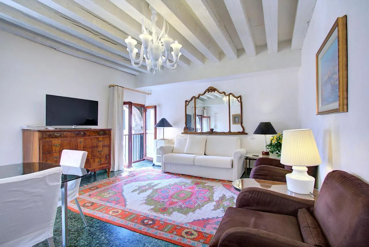 Apartment Marco Canal-Views Venice Italy